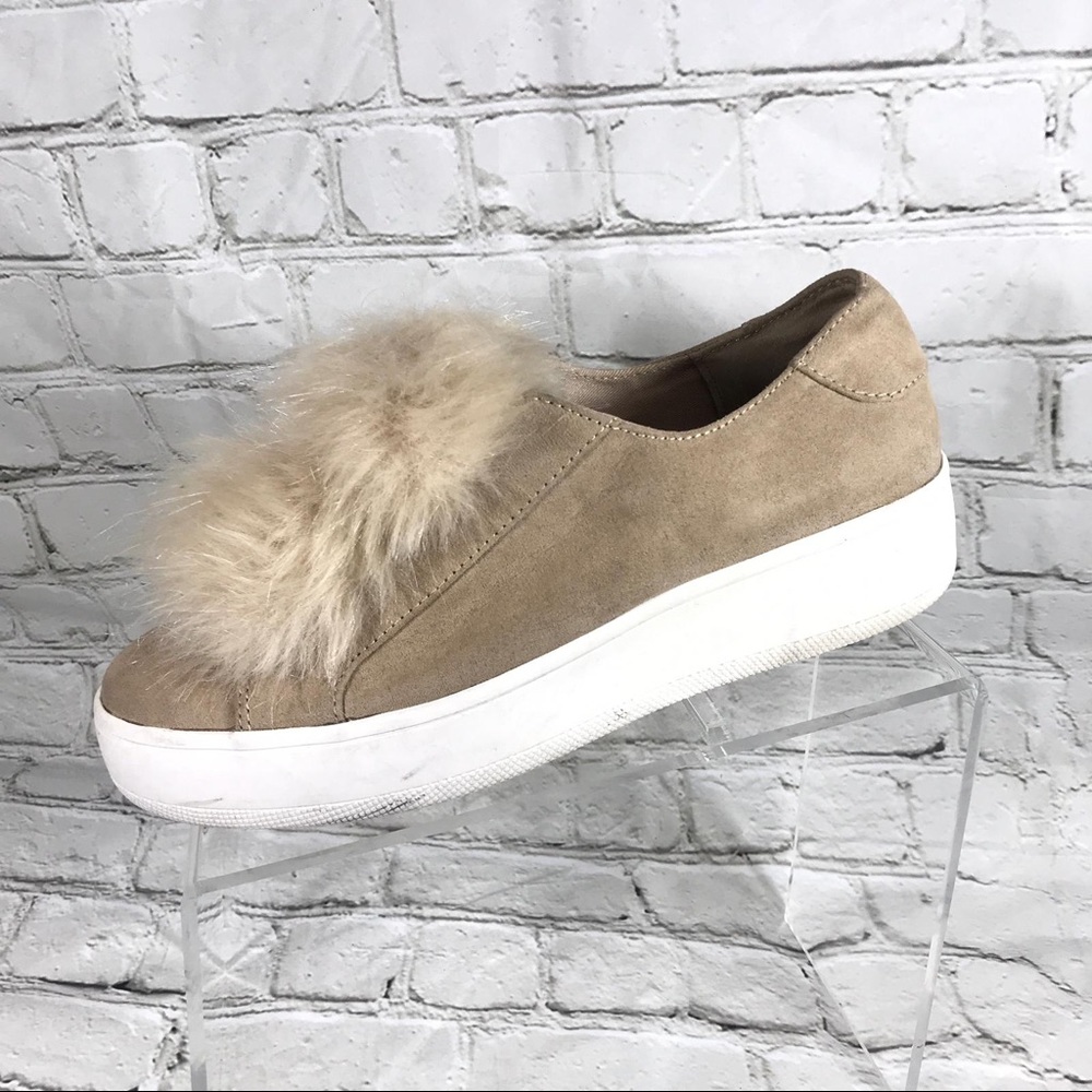 Steve Madden beige loafers